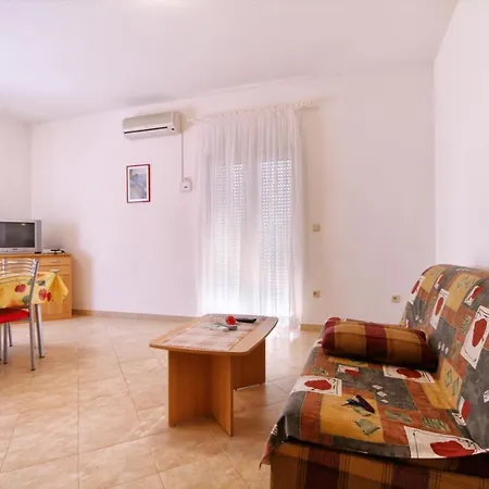 Davor Apartment *